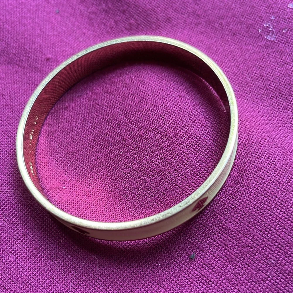 Kate Spade cream enamel gold tone metal bangle cuff bracelet - Picture 5 of 12